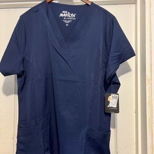 Medi Chic/Mini Marilyn Navy Scrub Top Size 2X